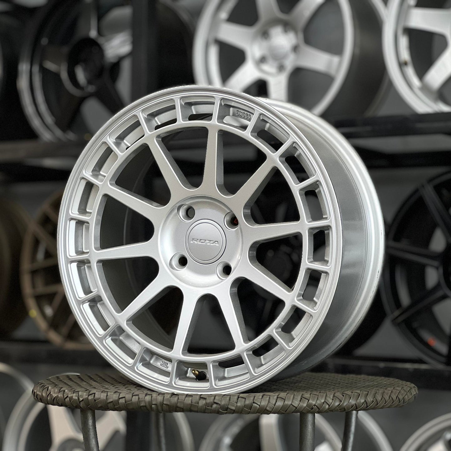 ROTA REECE 17X7.5X4H/108 Plain Silver