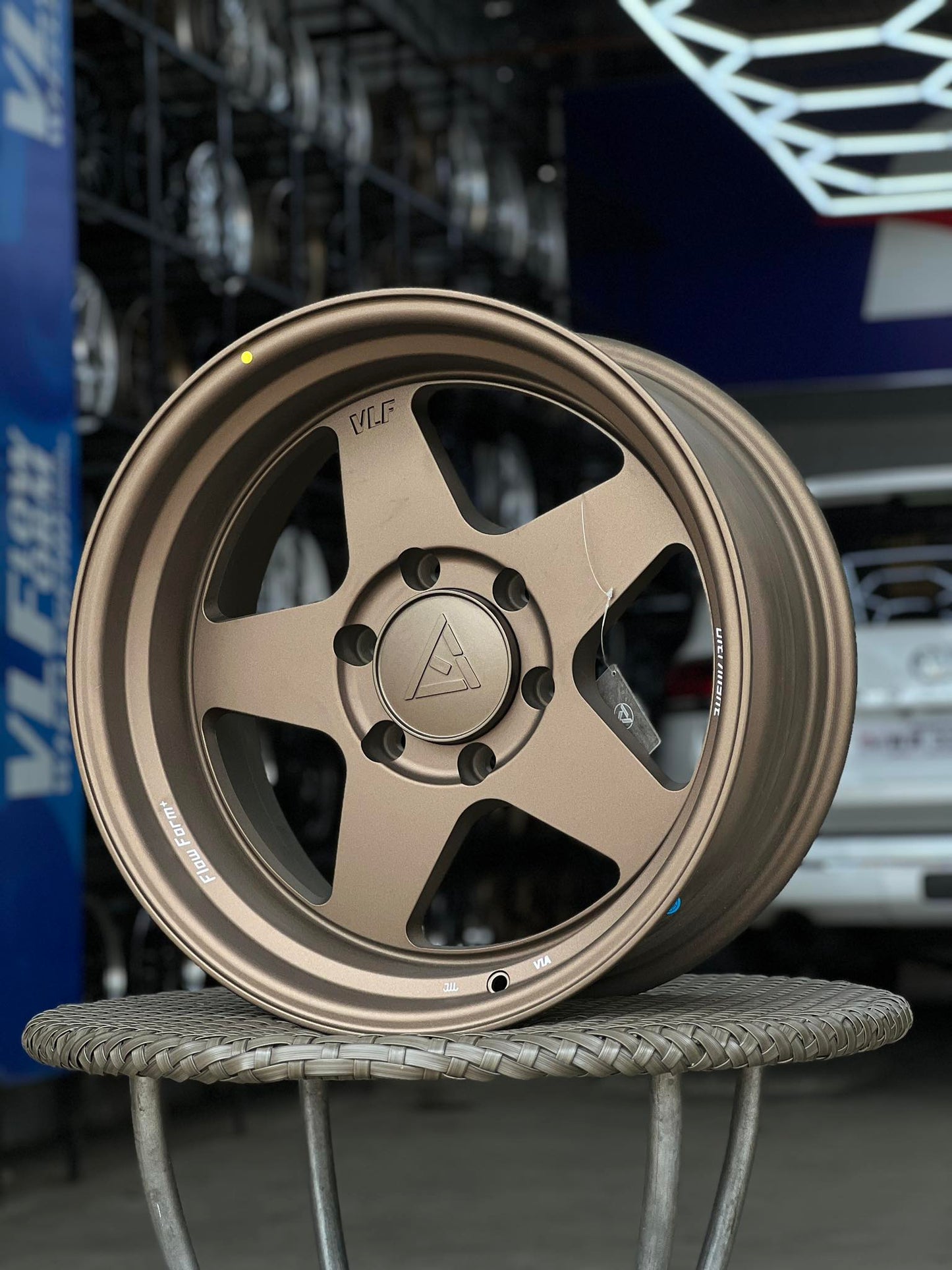 VLDF-07 FLOW FORM 18X8.5X6H/139.7 ET -15 MATTE BRONZE