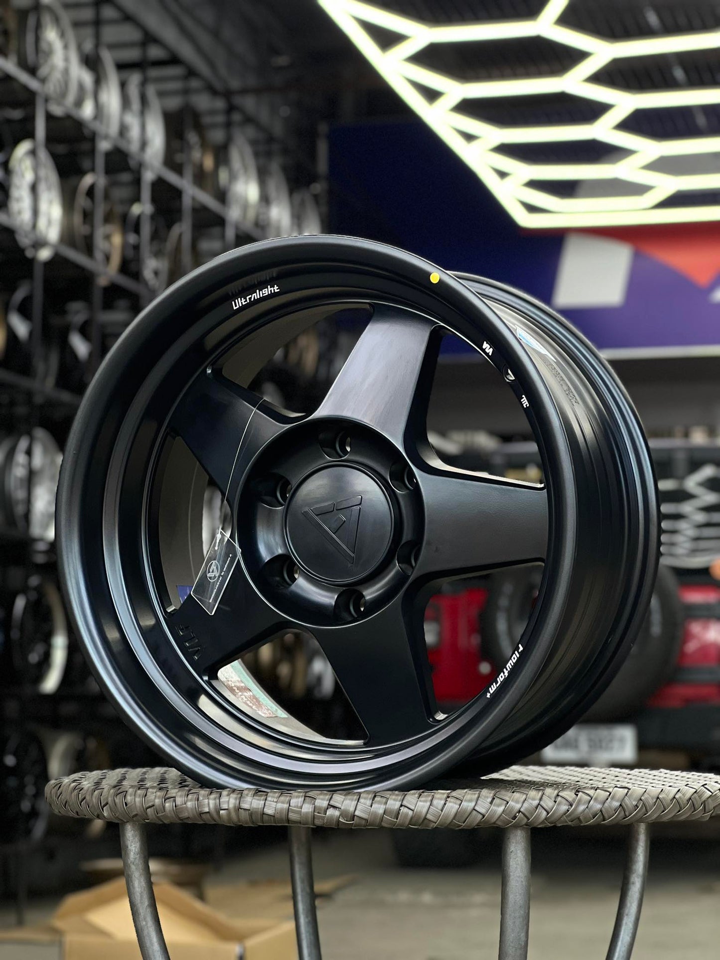VLF-S19 FLOW FORM 17X8.5X6H/139.7 ET -10 MATTE BLACK