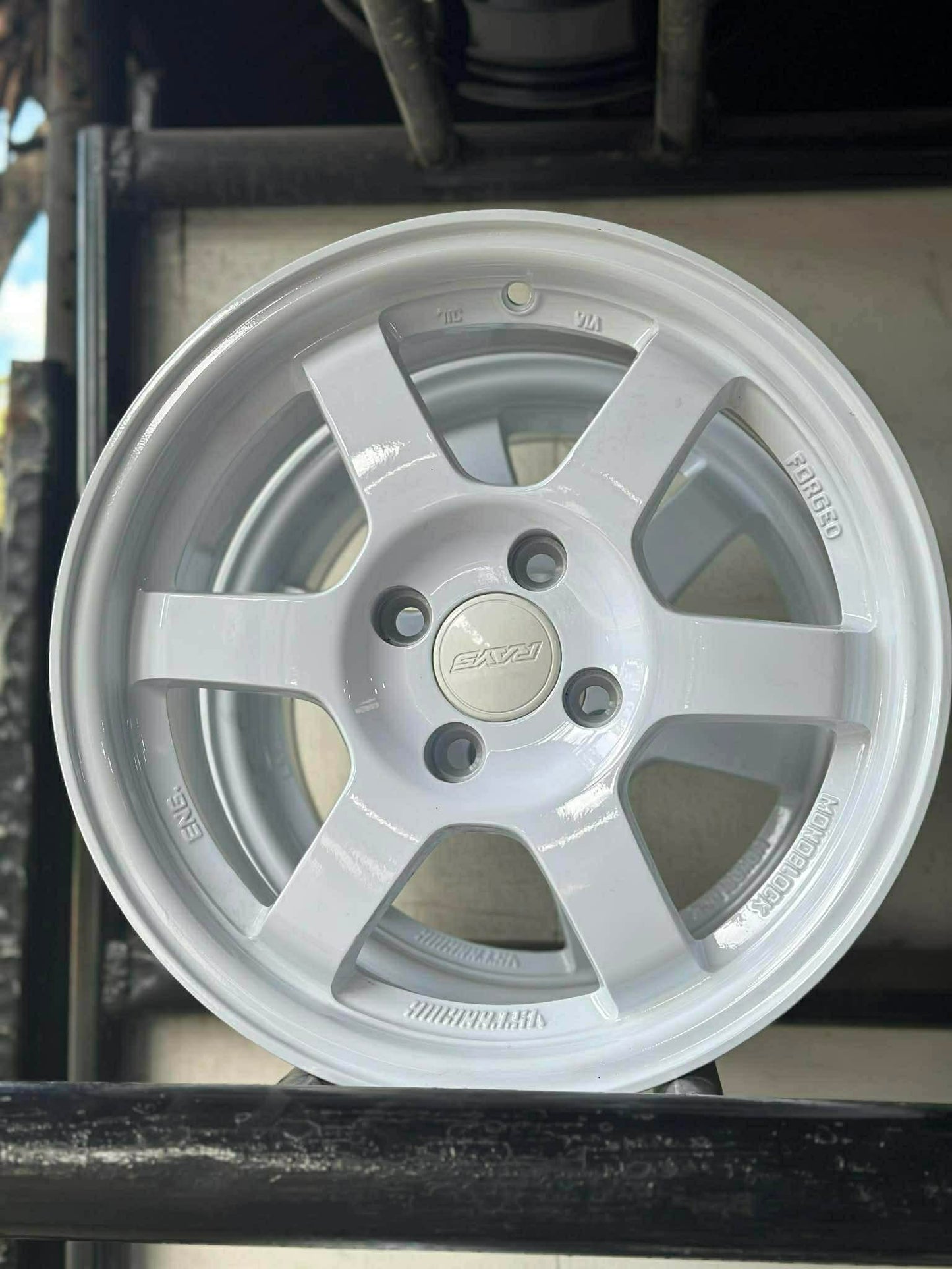 X6001 15X7.0X4HX100 35/73.1 WHITE RIMS BRAND NEW