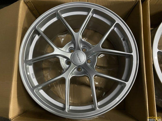 ROTA KB-F 18X8.5X5H/114.3 Plain Silver