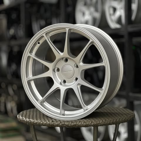 ROTA TITAN 17X8X5H/100 PLAIN SILVER – UbecMags